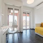 Charming Apartment In Rome + Internet